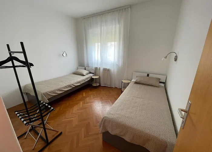 Goga * Pula